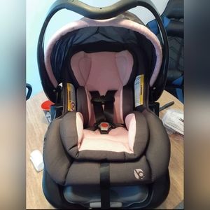 Carseat and base